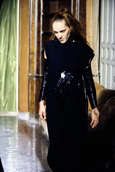 Look 16